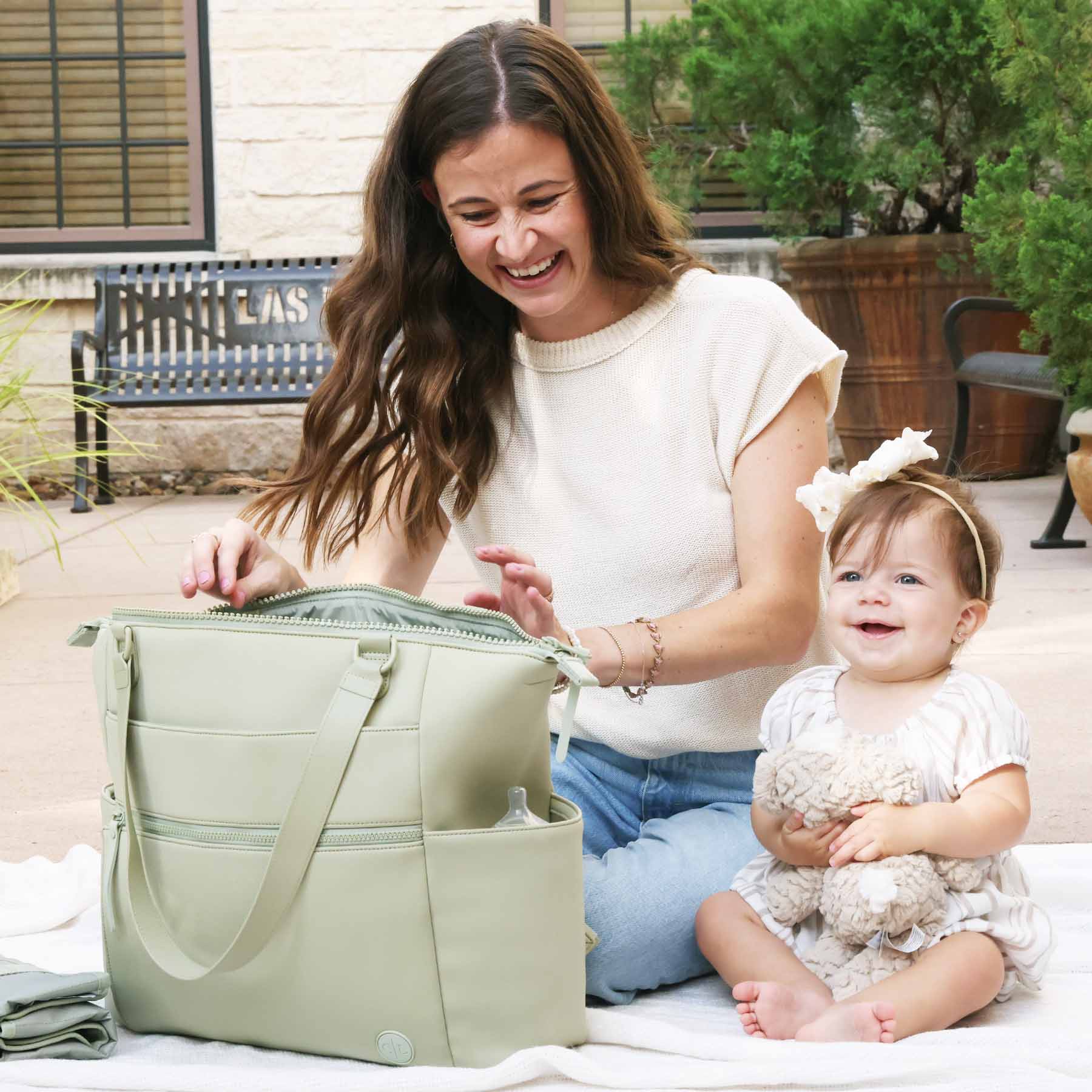 1040-lane-convertible-diaper-bag-tote-matcha-1.webp