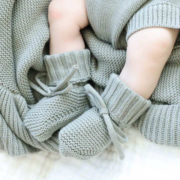 10551-knit-baby-booties-1.jpg