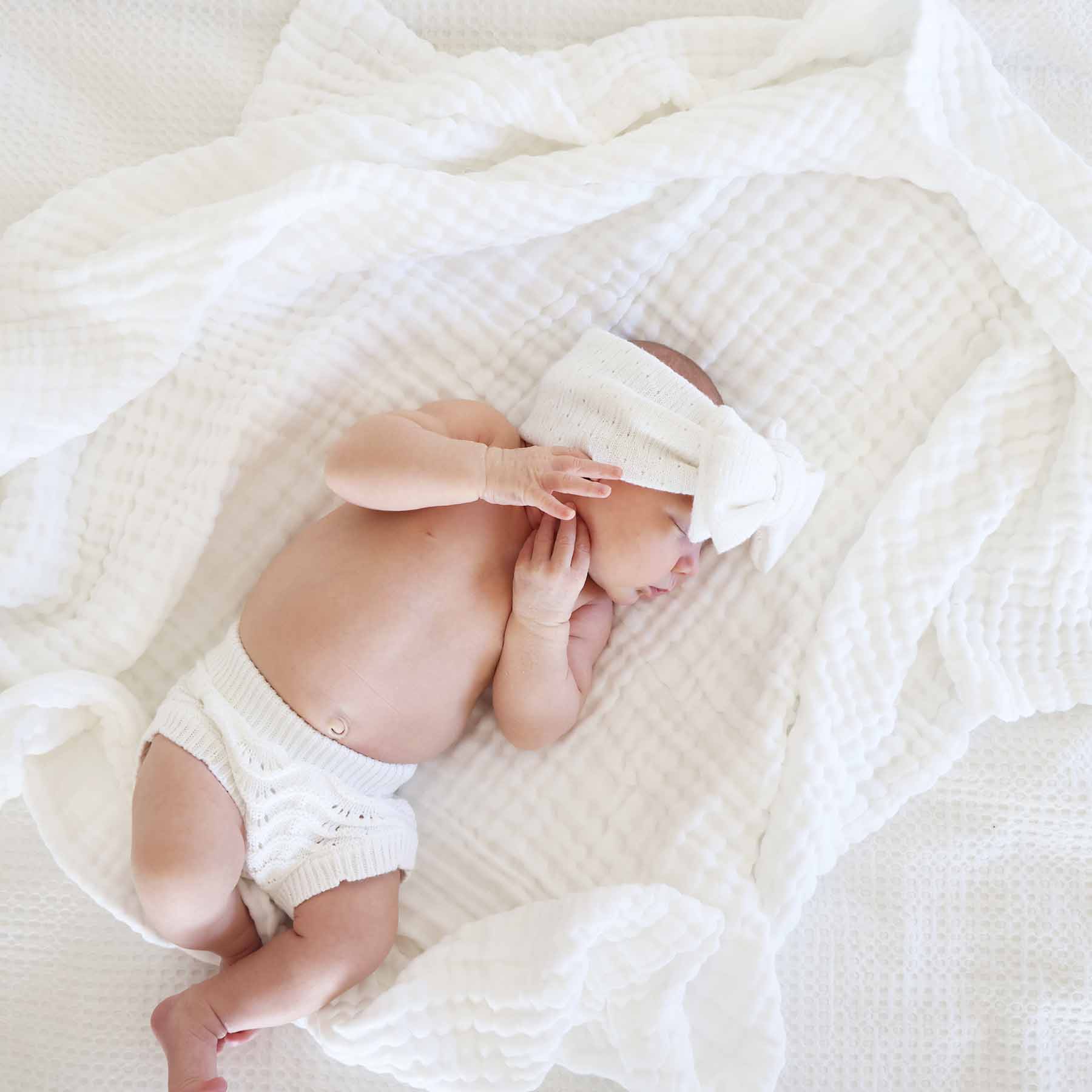 11529-organic-cotton-gauze-swaddle-blanket-pearl-1.jpg