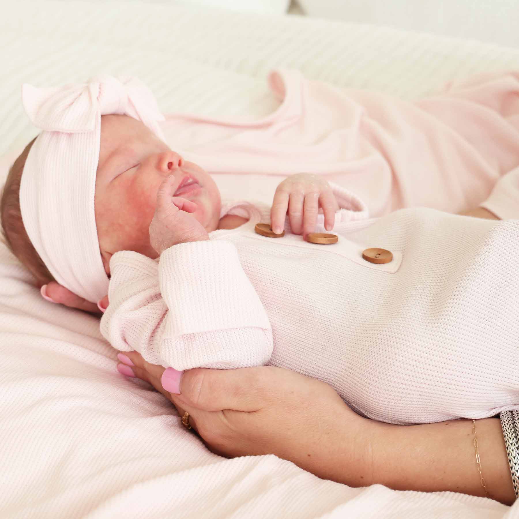 11700-pearl-pink-bamboo-waffle-newborn-baby-knot-gown-hat-set-1.jpg