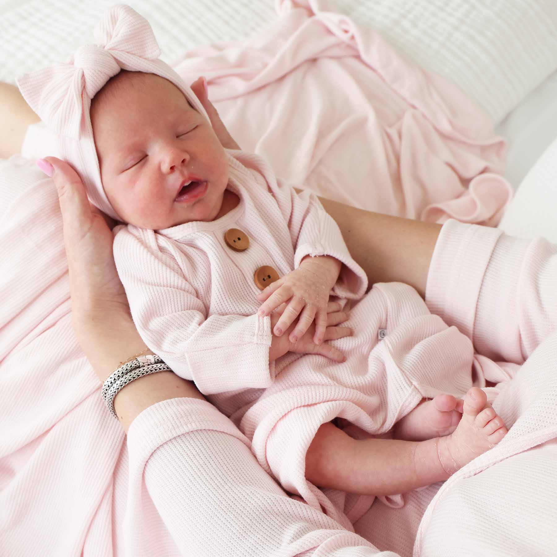 11700-pearl-pink-bamboo-waffle-newborn-baby-knot-gown-hat-set-1.jpg