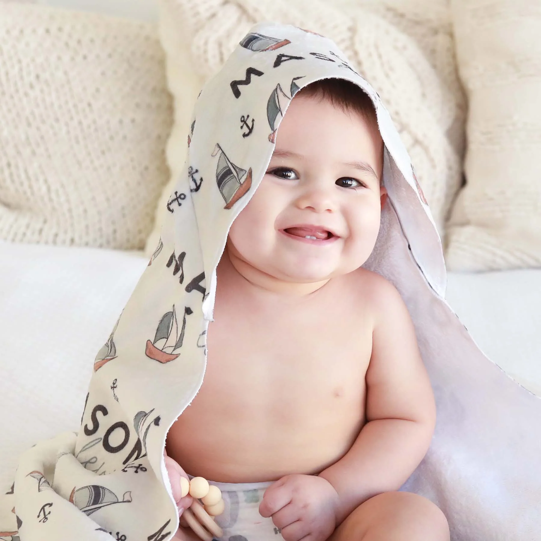 12747-personalized-hooded-towel-set-sail-1.webp