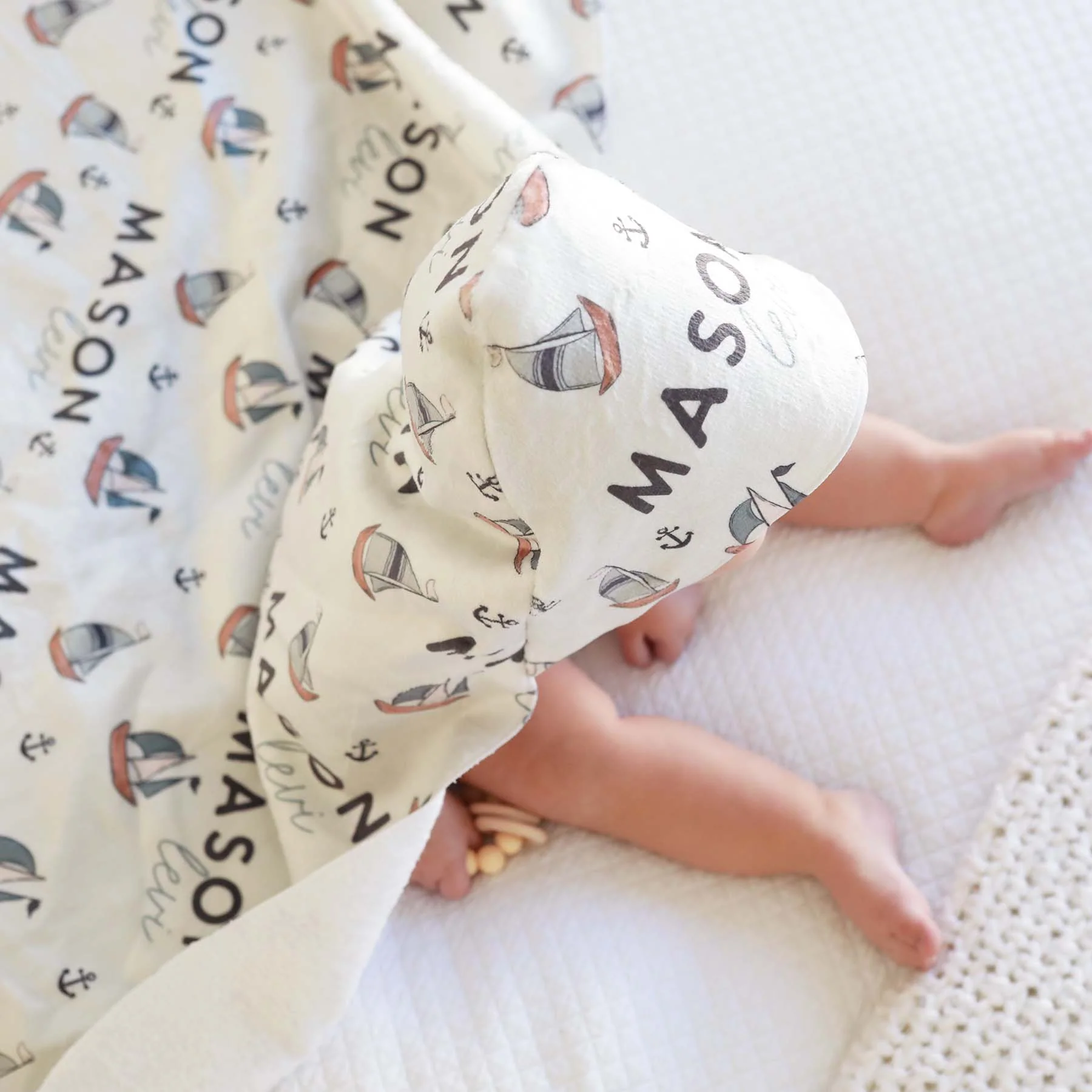 12747-personalized-hooded-towel-set-sail-1.webp