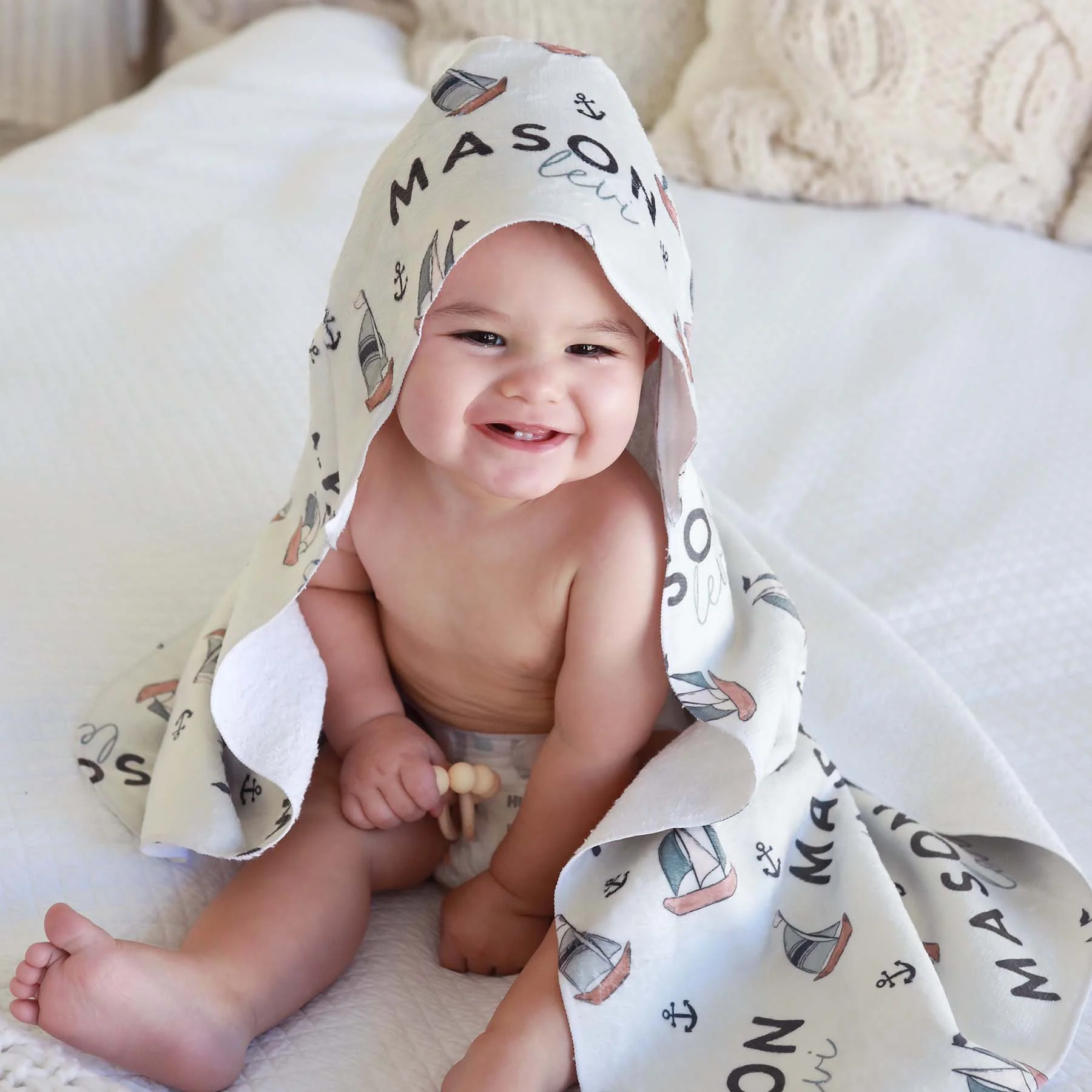 12747-personalized-hooded-towel-set-sail-1.webp