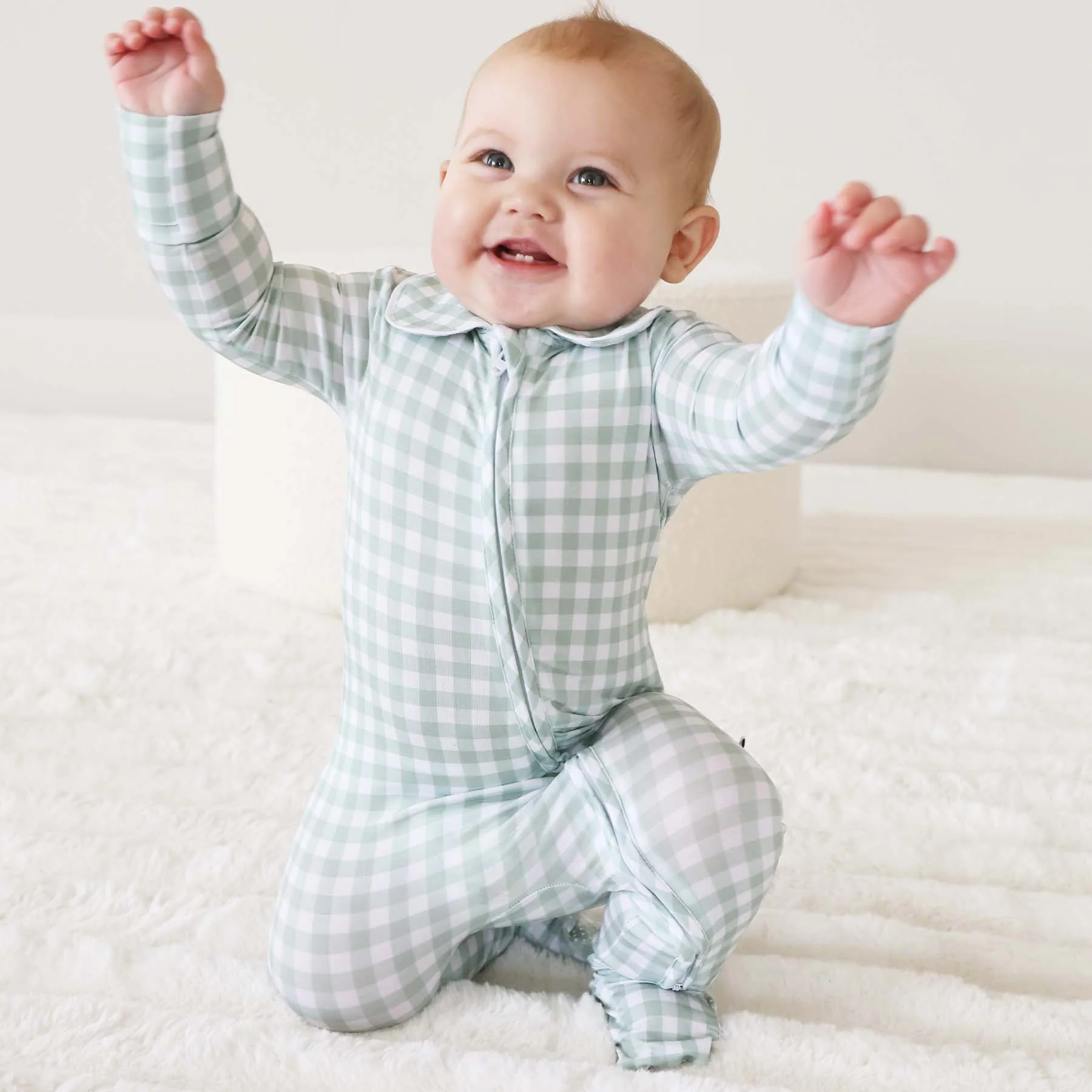 13228-peter-pan-collar-zipper-footie-moss-gingham-1.webp