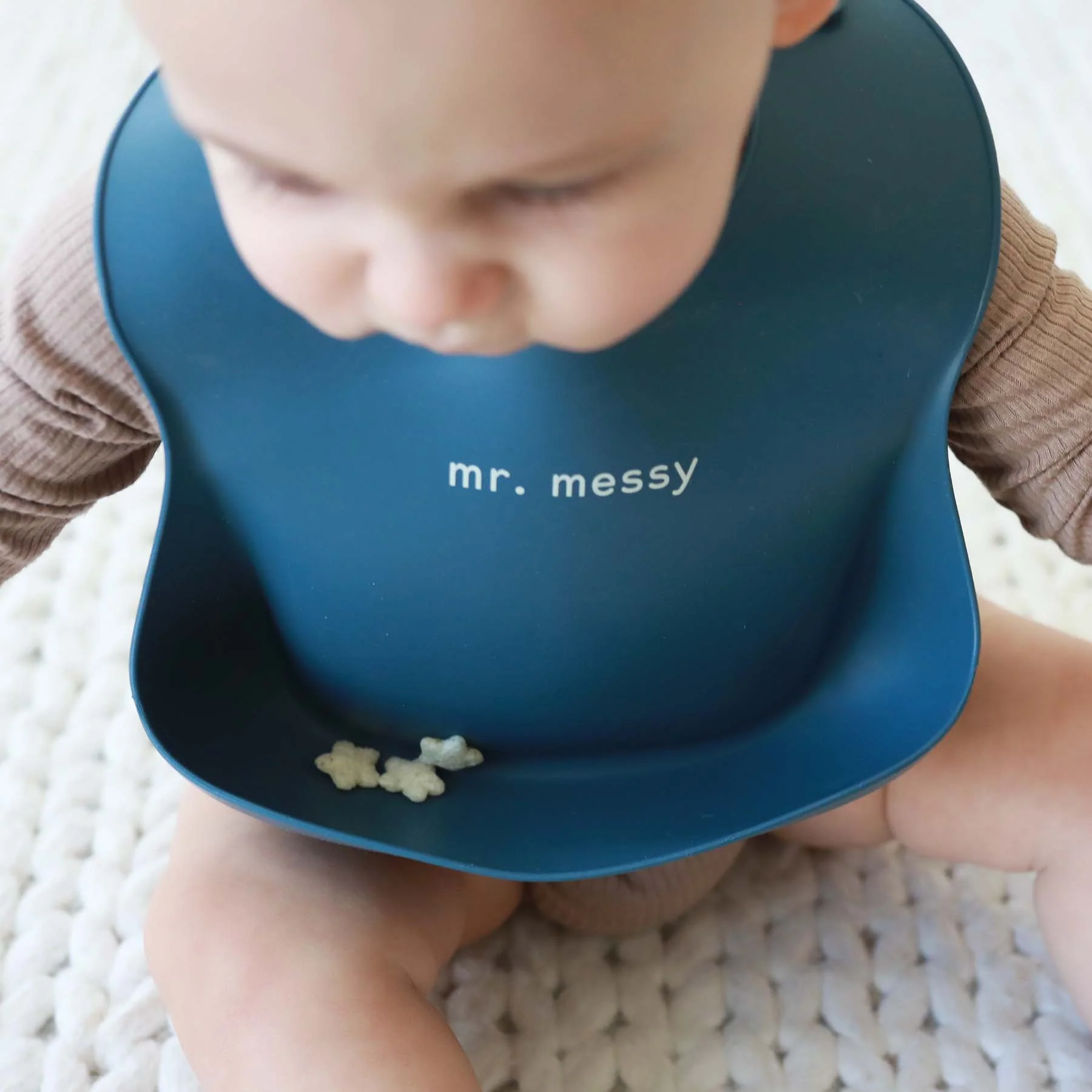 13835-silicone-baby-bib-mr-messy-1.jpg