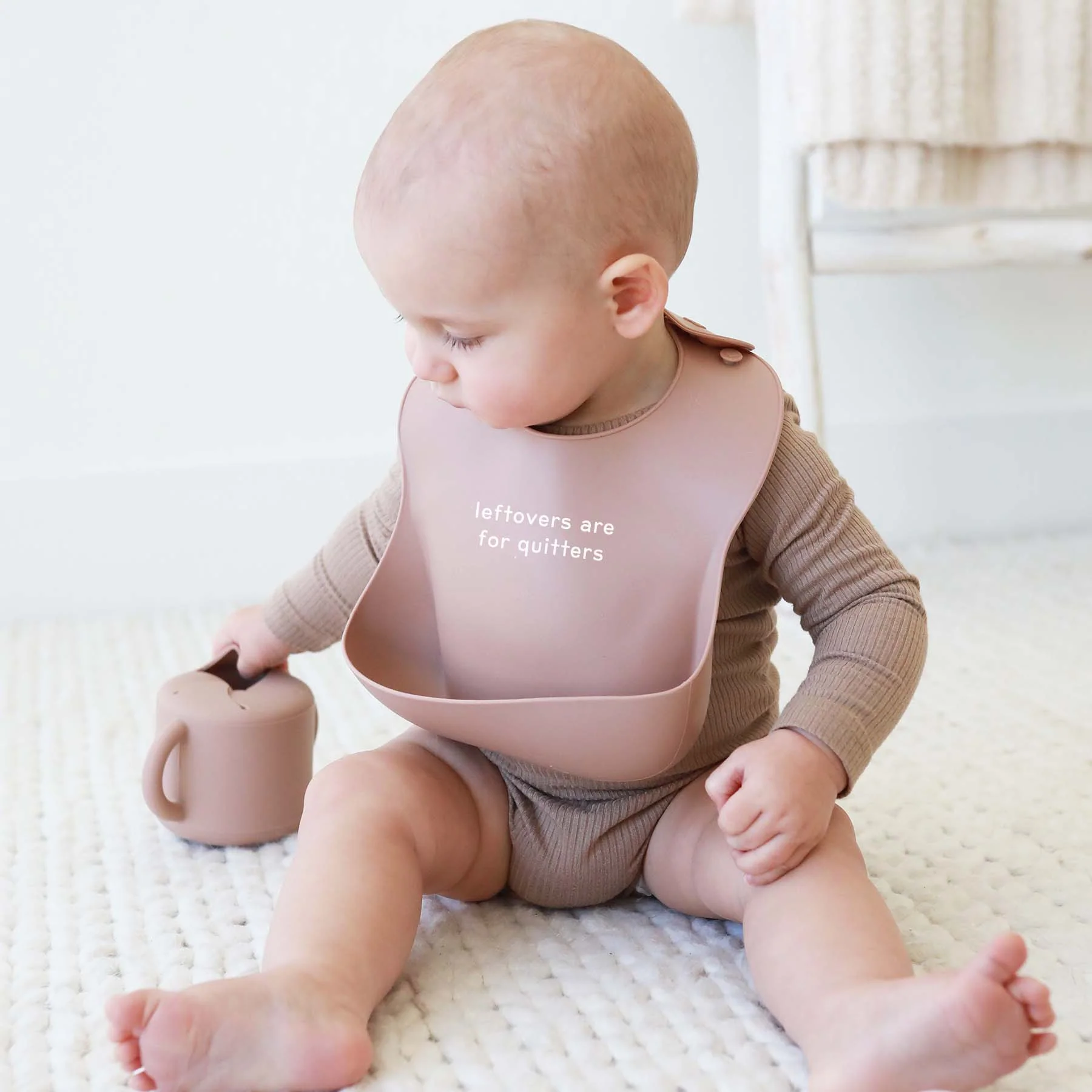 13852-silicone-sayings-baby-bibs-1.webp