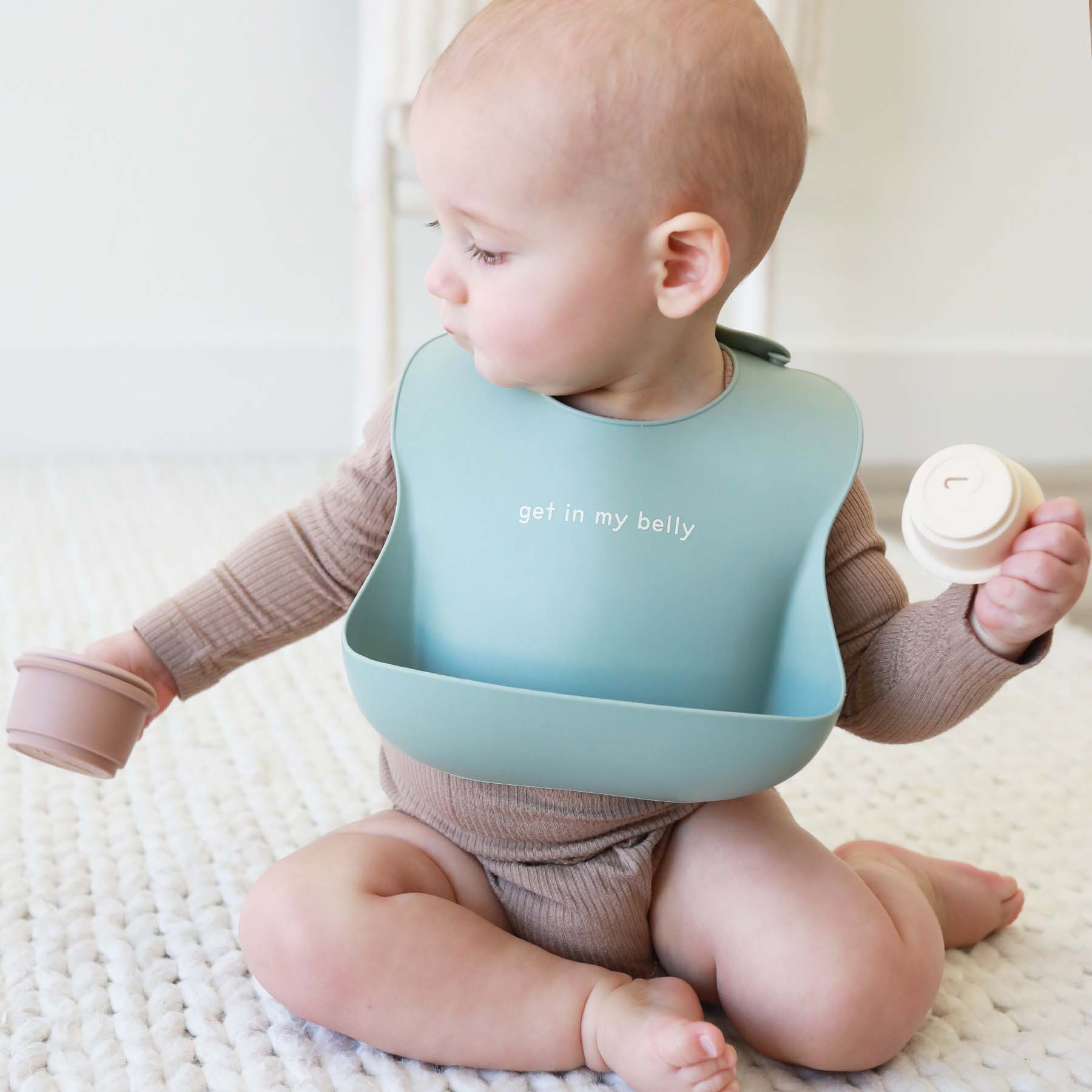 13852-silicone-sayings-baby-bibs-1.webp
