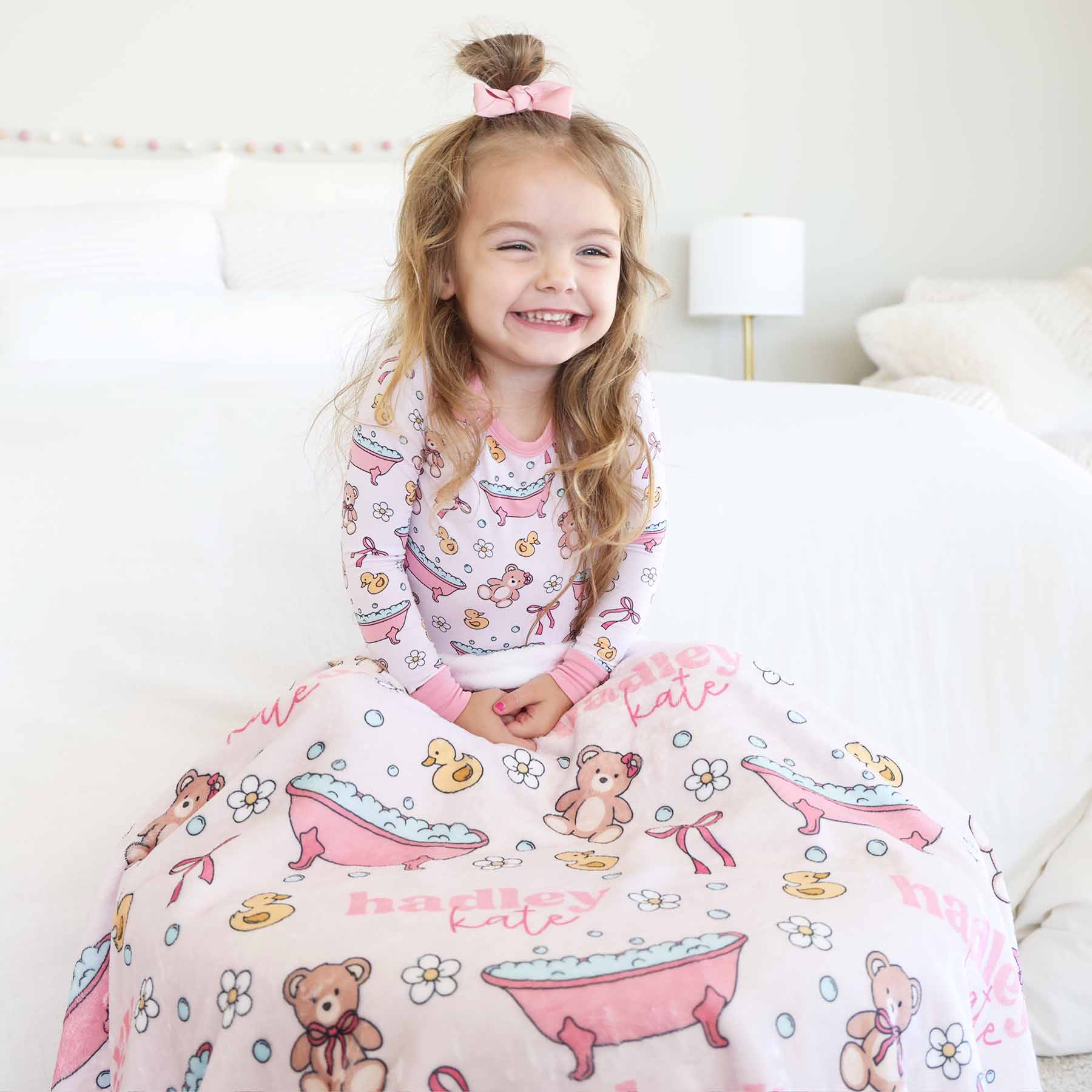 4268-bathtime-besties-personalized-kids-blanket-pink-1.jpg