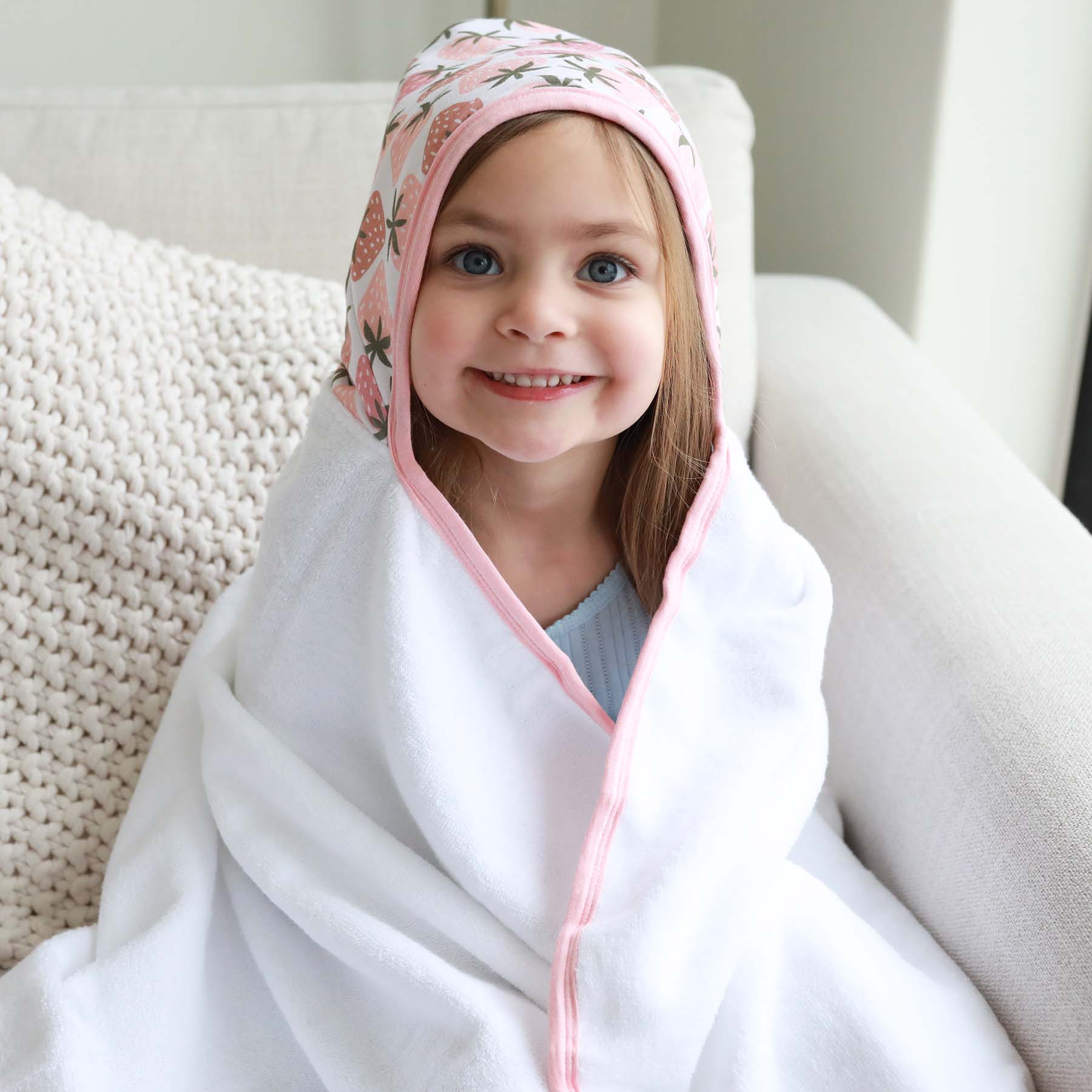 5041-bamboo-hooded-towel-berry-happy-1.jpg