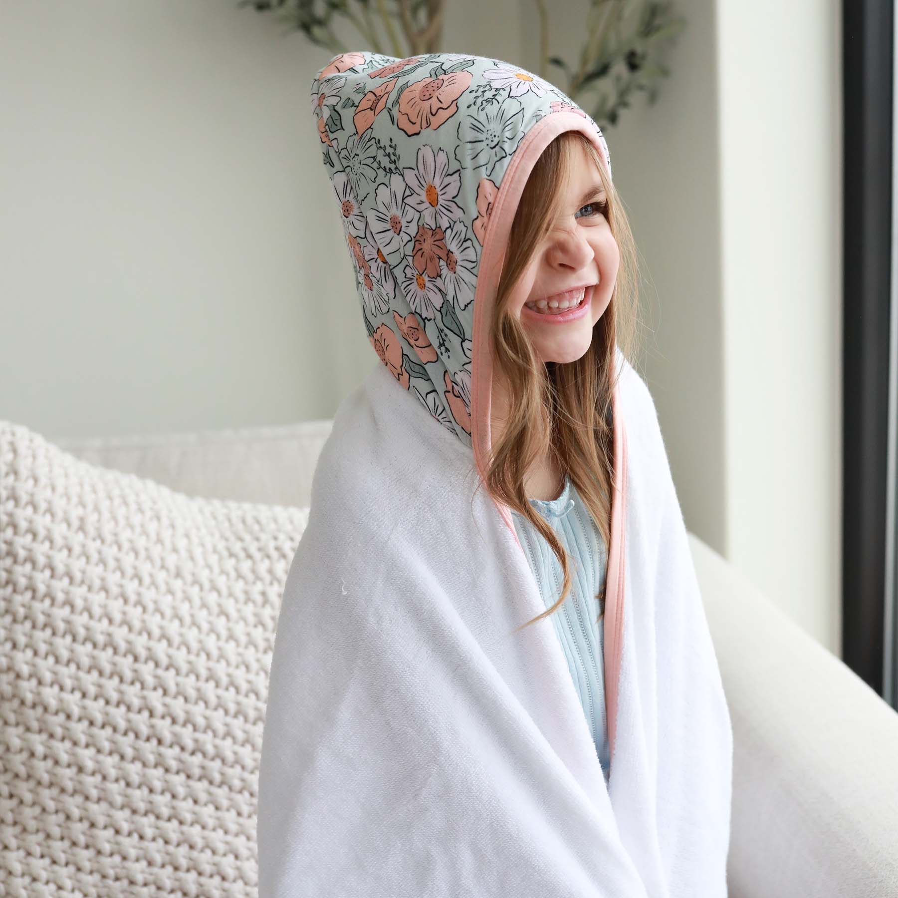 5107-bamboo-hooded-towel-peach-poppies-1.jpg