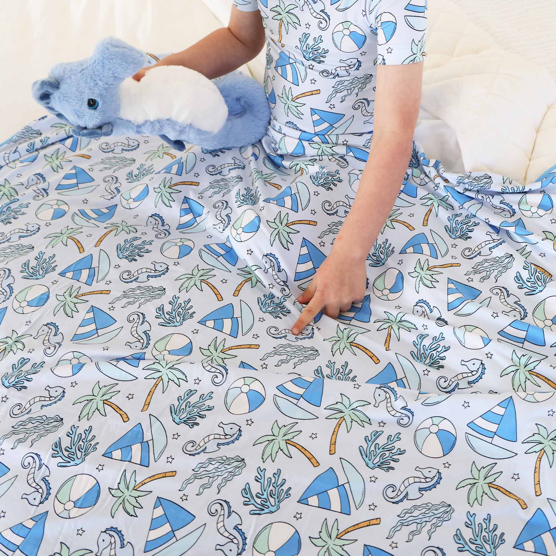 5658-tiny-tides-double-sided-bamboo-blanket-blue-1.jpg