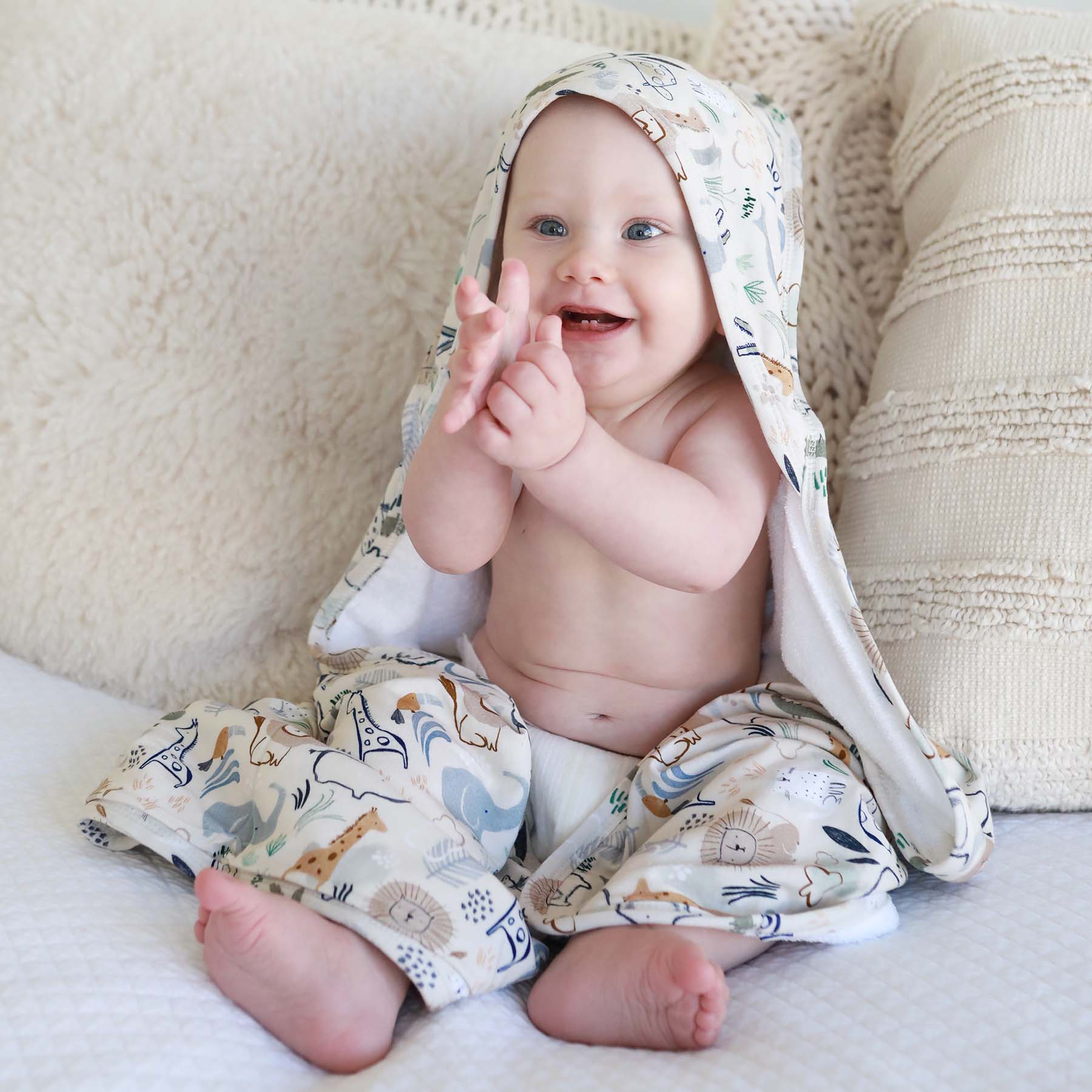 7004-bamboo-hooded-towel-into-the-wild-1.jpg