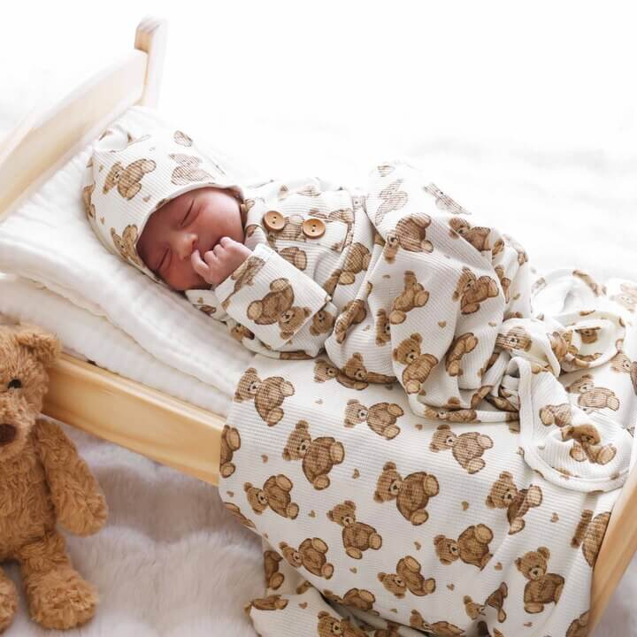 7202-beary-sweet-bamboo-waffle-newborn-baby-knot-gown-hat-set-1.jpg
