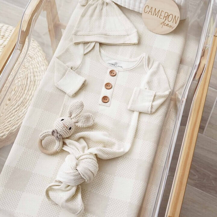 7253-big-check-bamboo-waffle-newborn-baby-knot-gown-hat-set-sand-1.jpg