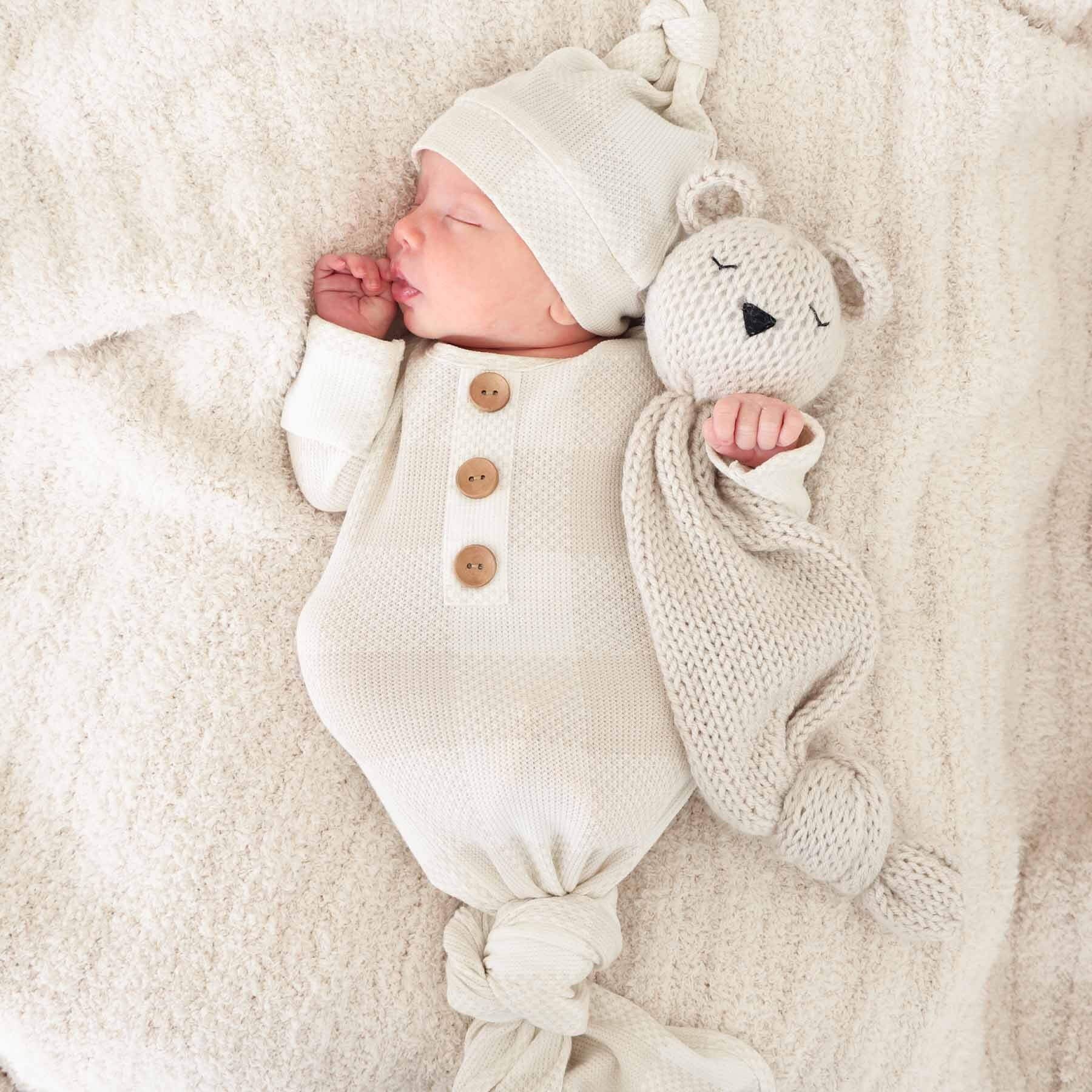 7253-big-check-bamboo-waffle-newborn-baby-knot-gown-hat-set-sand-1.jpg