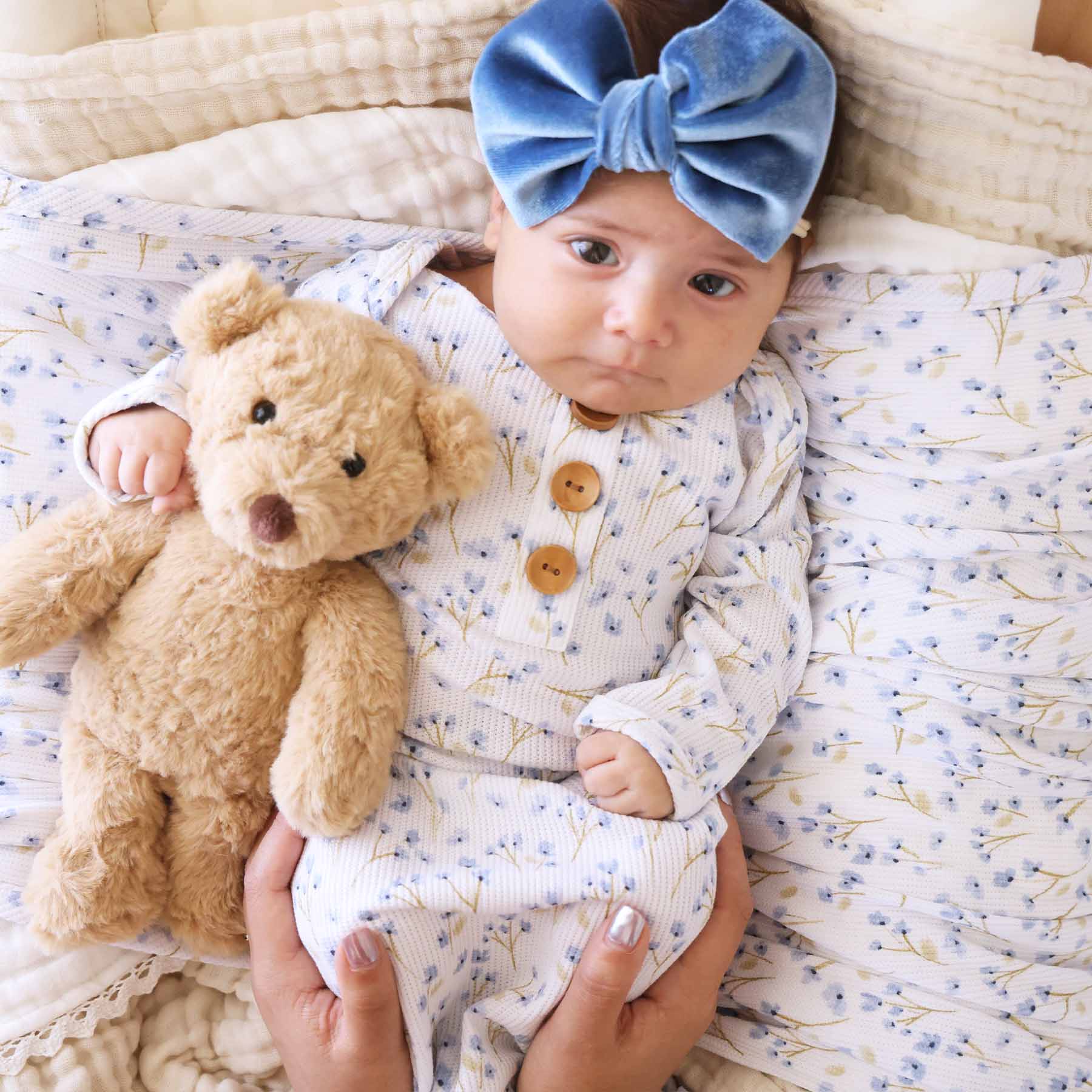 7341-blake-s-blooms-bamboo-waffle-newborn-baby-knot-gown-hat-set-1.jpg