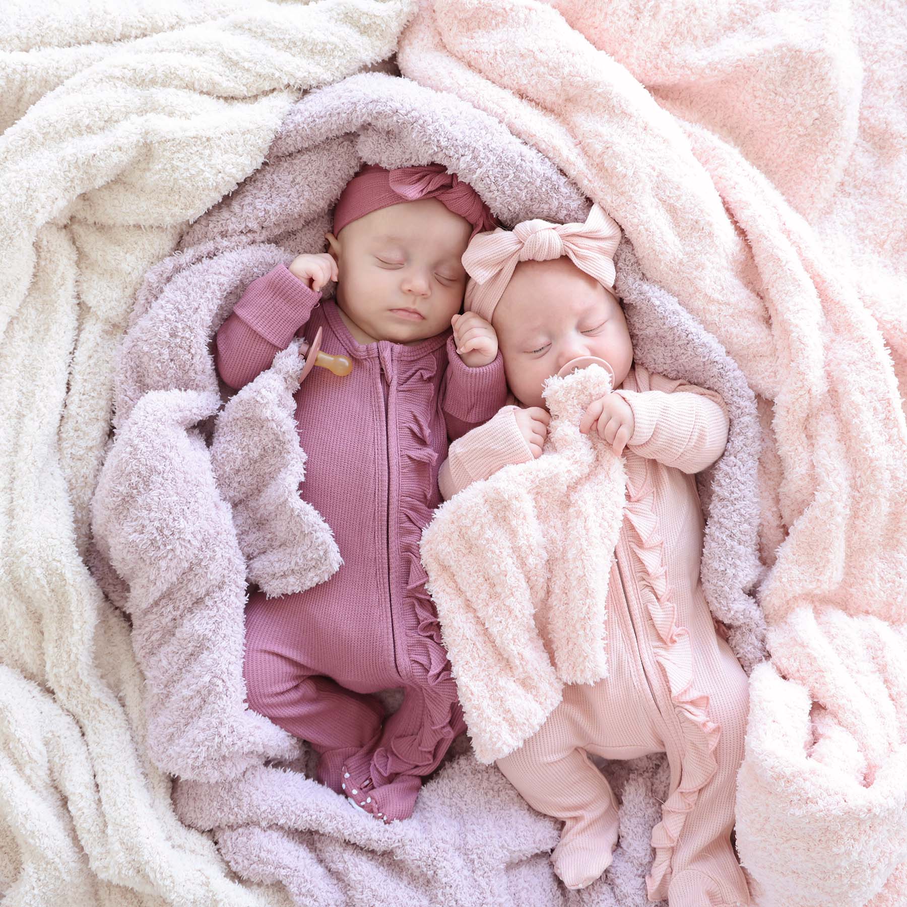CuddleLaneâ¢ Luxe Blankets | Solids