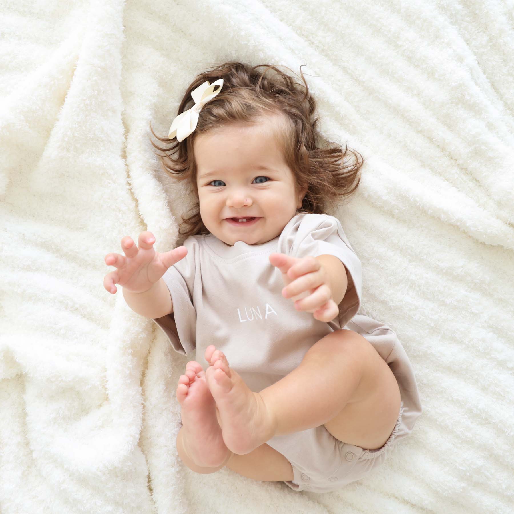 8584-cuddlelane-luxe-blankets-solids-1.jpg